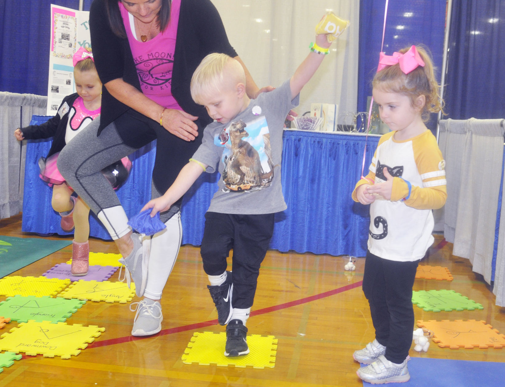 Kids Expo - two friends play